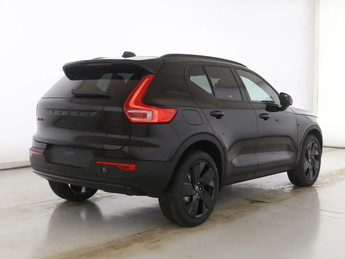 Volvo XC40 B4 Benzin 2WD Plus Black Edit. DKG/Panorama Noir - 2