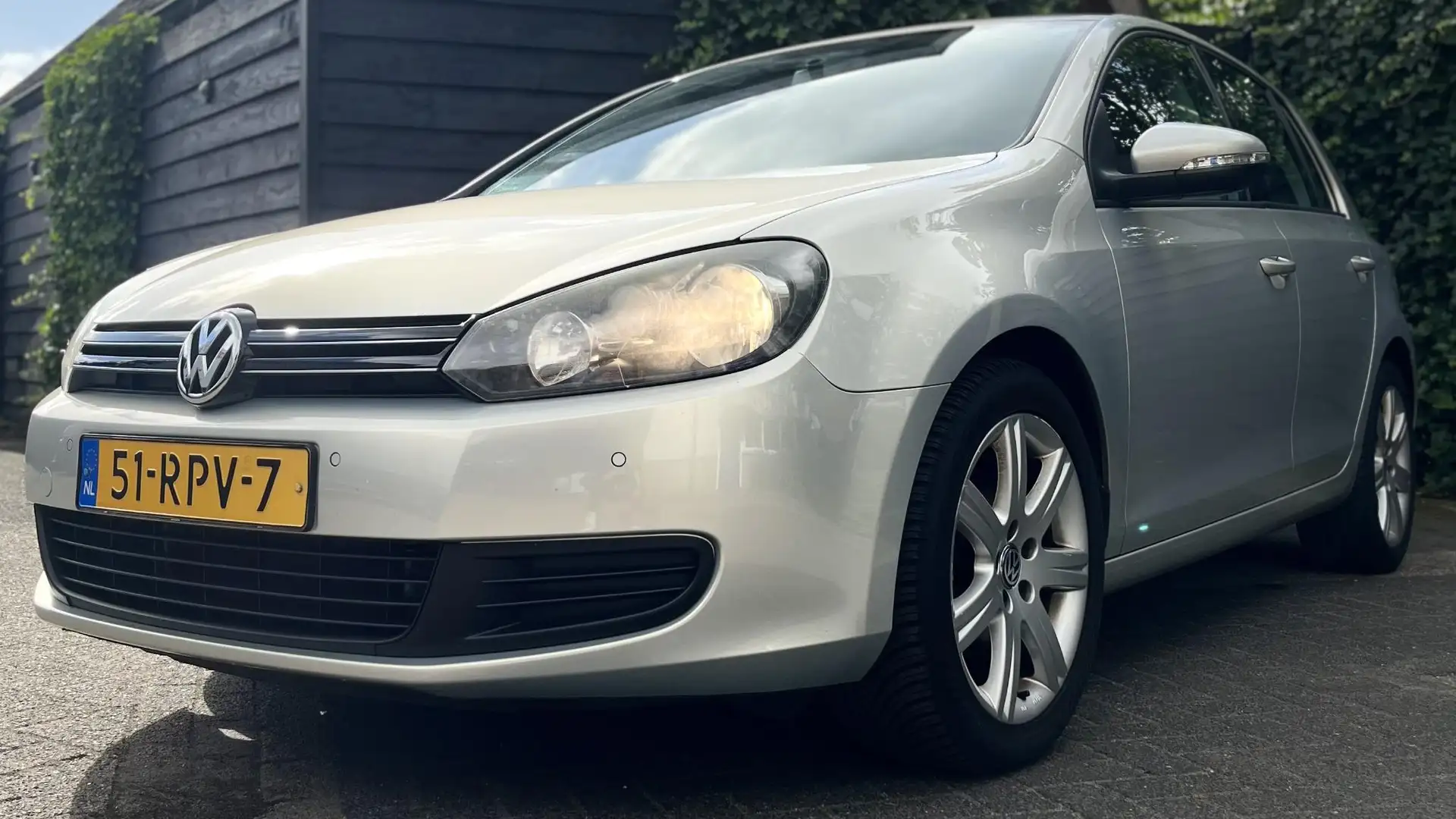 Volkswagen Golf 1.2 TSI Comfortline BlueMotion DSG 2012 CRUISE+FLI Grijs - 2