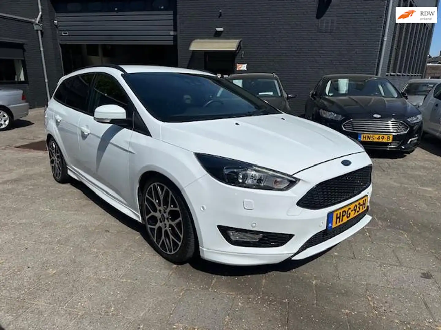 Ford Focus Wagon 1.5 ST-Line (182pk)! Wagon! Navigatie! Wit - 1