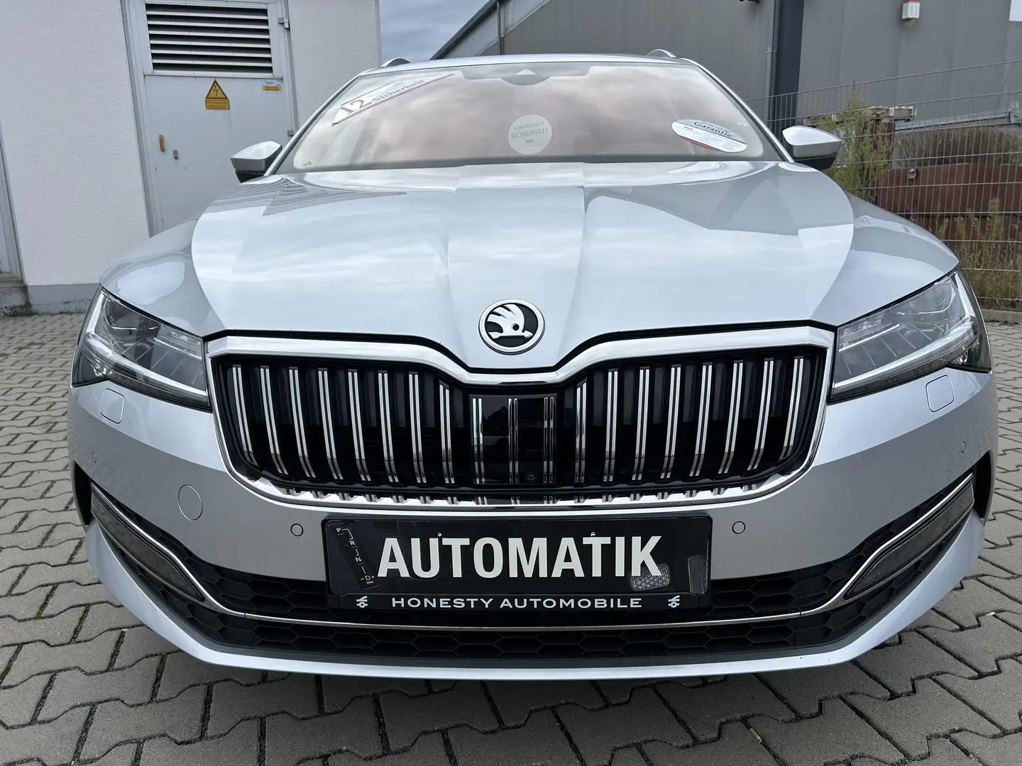Skoda Superb Combi 2.0 TDI Style*AUTOMATIK*GARANTIE*ESP*ABS*... Silber - 2