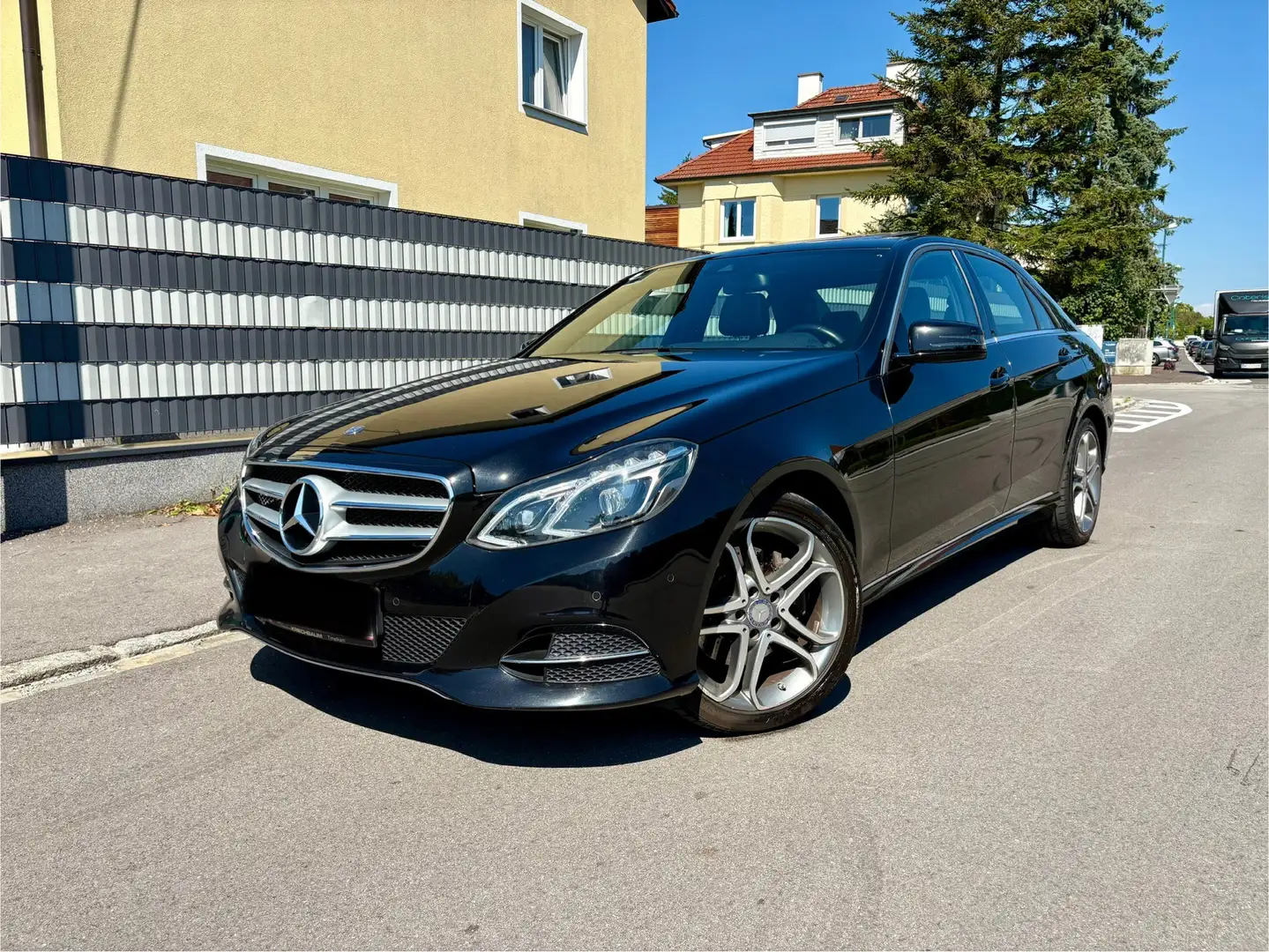 Mercedes-Benz E 200 BlueTEC Avantgarde Aut. Schwarz - 1