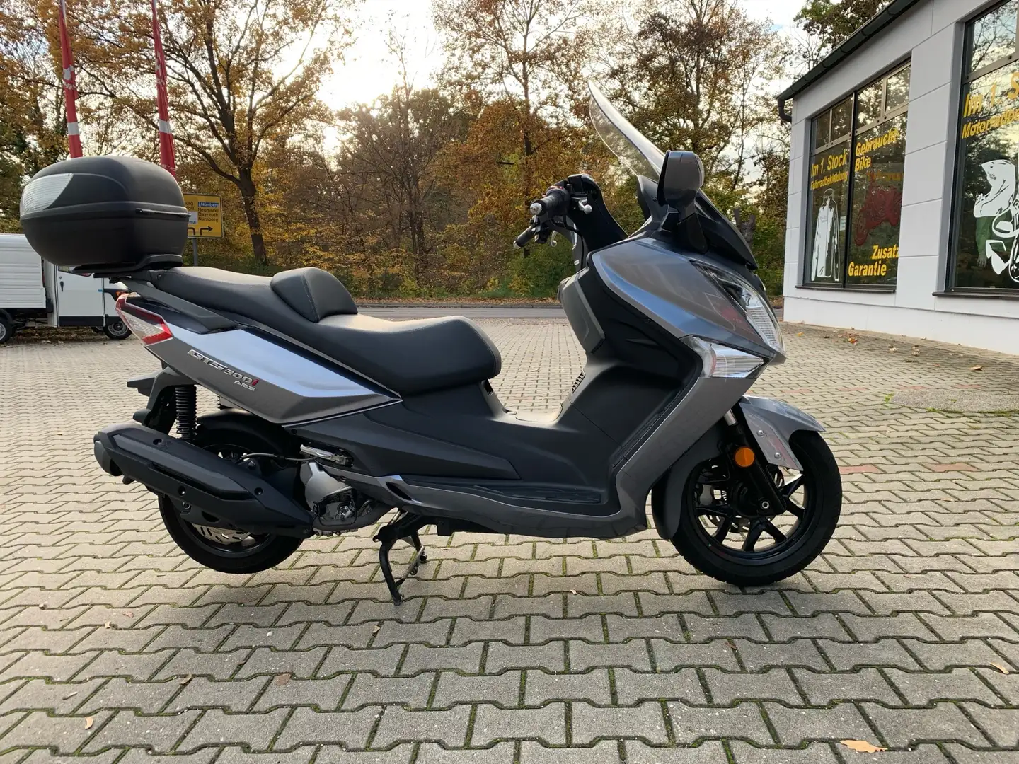 SYM GTS 300 Zilver - 2