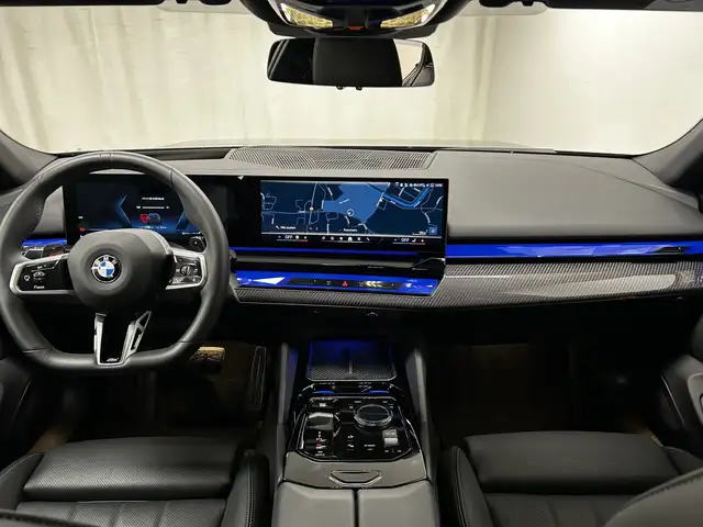 BMW 5 Series view 5