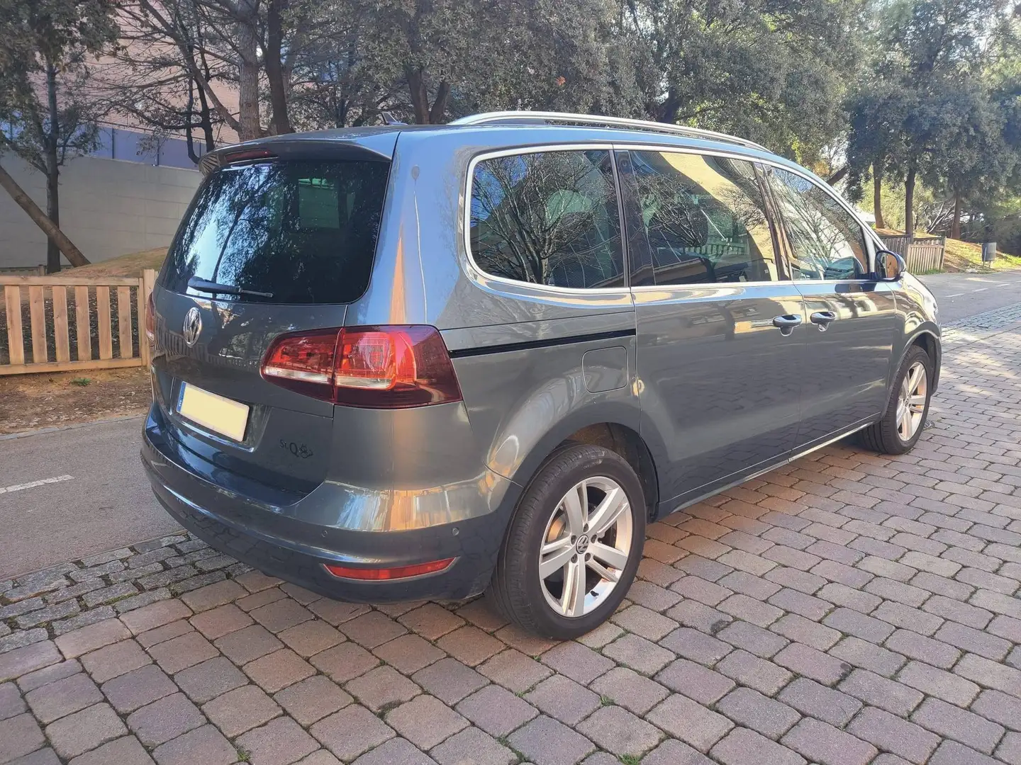 Volkswagen Sharan Sharan 1.4 TSI Advance DSG 110kW Advance Gris - 2