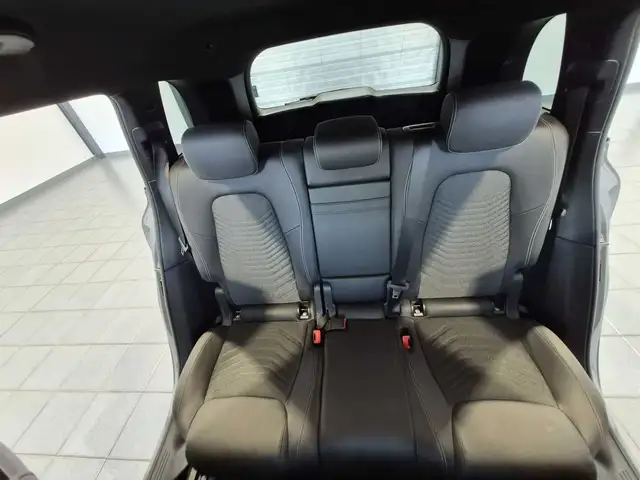 Mercedes-Benz GLB view 14