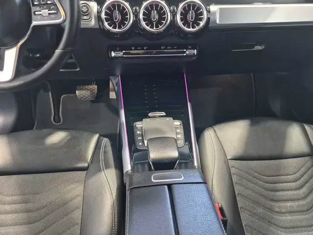 Mercedes-Benz GLB view 12