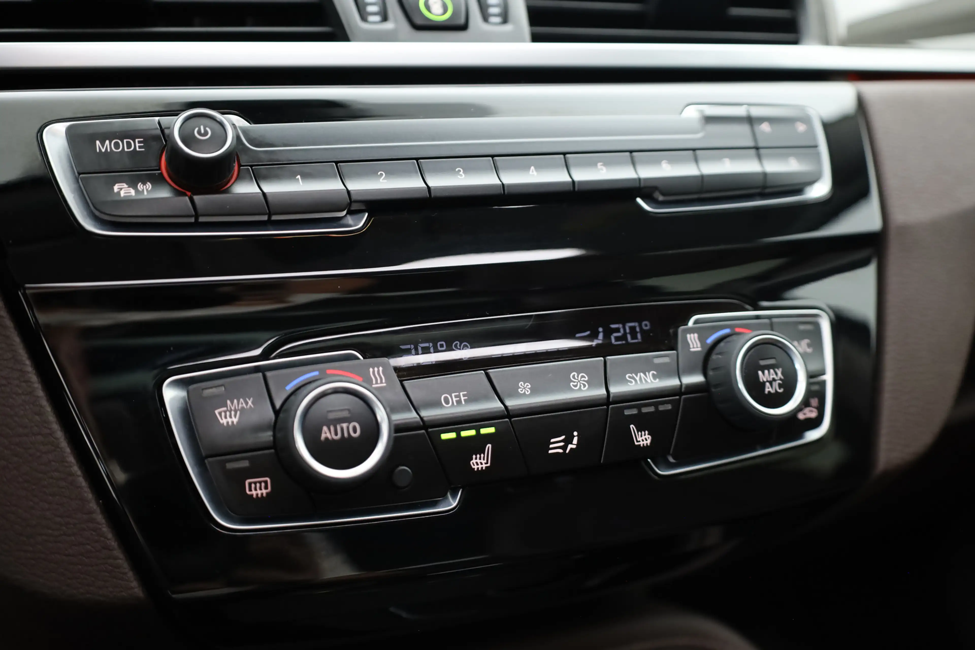 BMW X1 sDrive20i Orange Edition II | Rijklaar! | Navi | C — photo 20