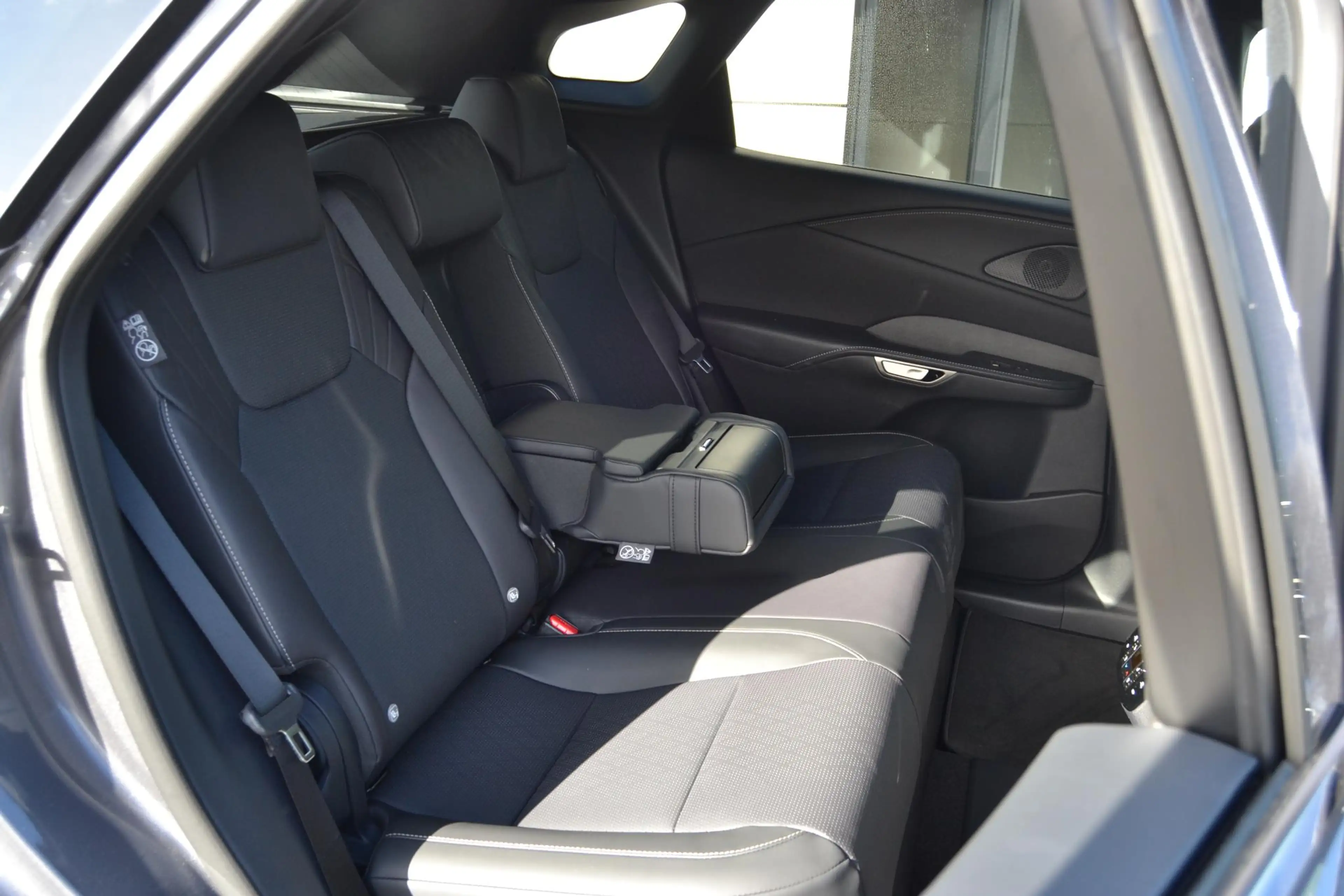 Lexus RX 450h 450h+ Plug-in Hybrid 35th Edition DIRECT BESCHIKBA — photo 43