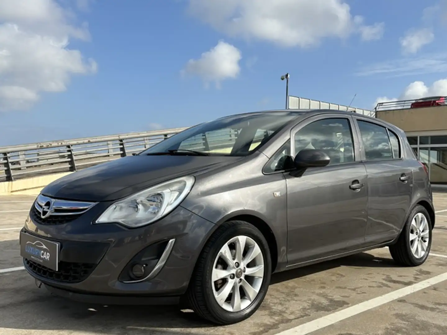 Opel Corsa 1.2 Selective S&S Grau - 2