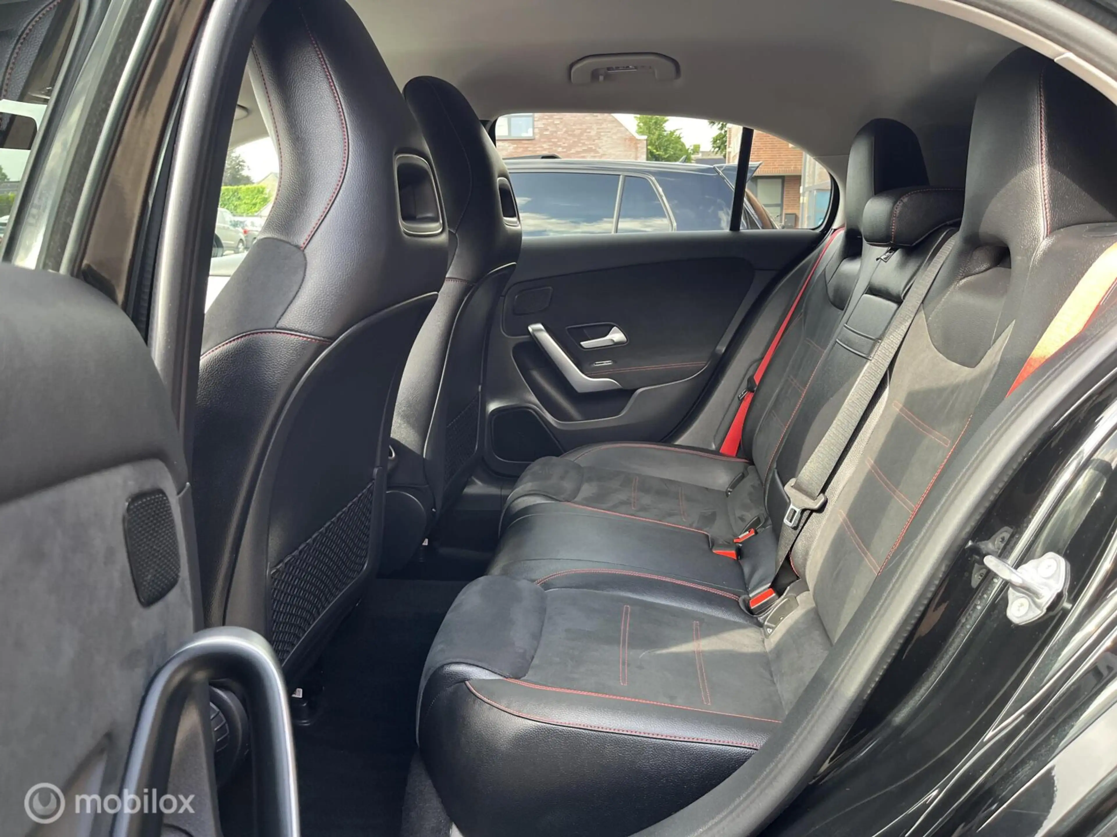 Mercedes-Benz A 35 AMG 4MATIC Premium NAVI*CAMERA*MAXTON* — photo 11