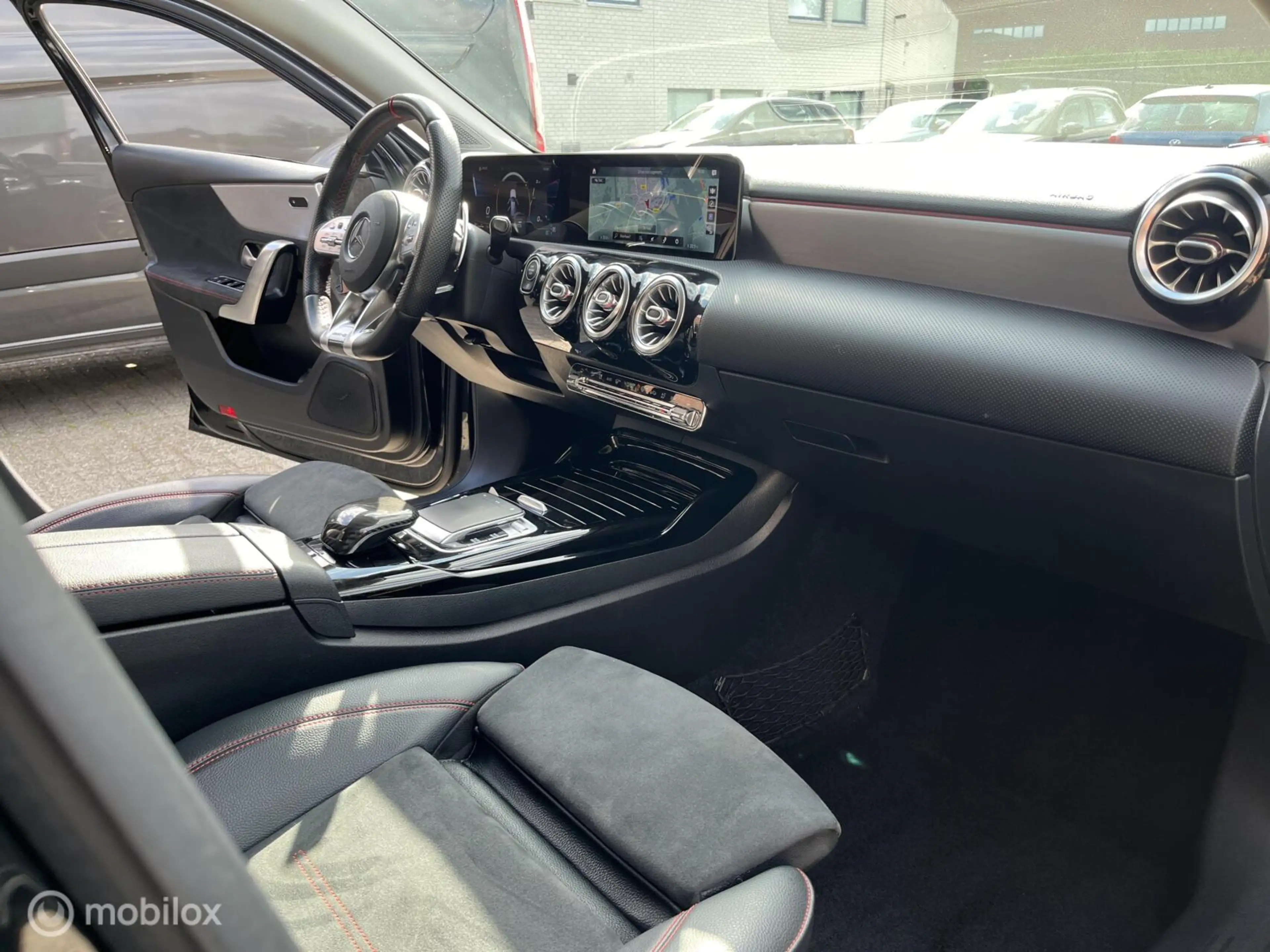 Mercedes-Benz A 35 AMG 4MATIC Premium NAVI*CAMERA*MAXTON* — photo 10