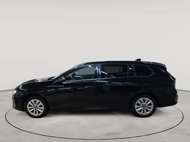 Opel Astra view 6