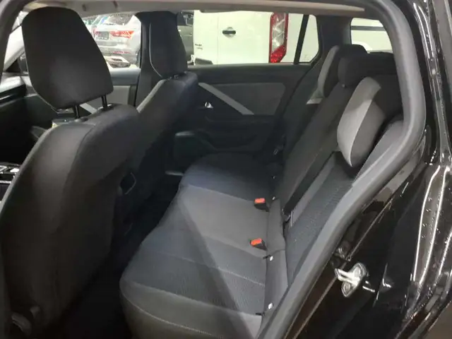 Opel Astra view 13