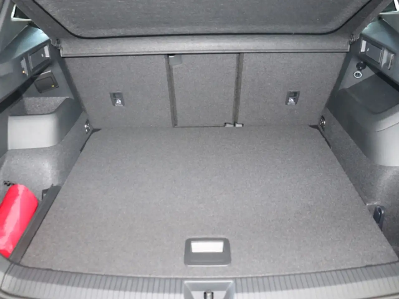 Volkswagen Tiguan 1.5 eTSI R-Line DSG AHK NAVI IQ.LIGHT 11