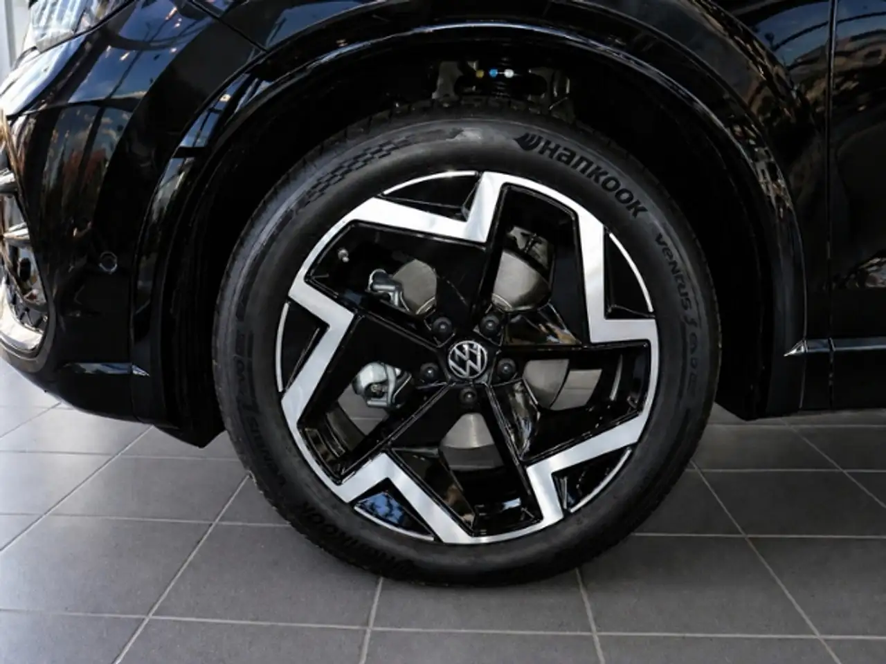 Volkswagen Tiguan 1.5 eTSI R-Line DSG AHK NAVI IQ.LIGHT 12