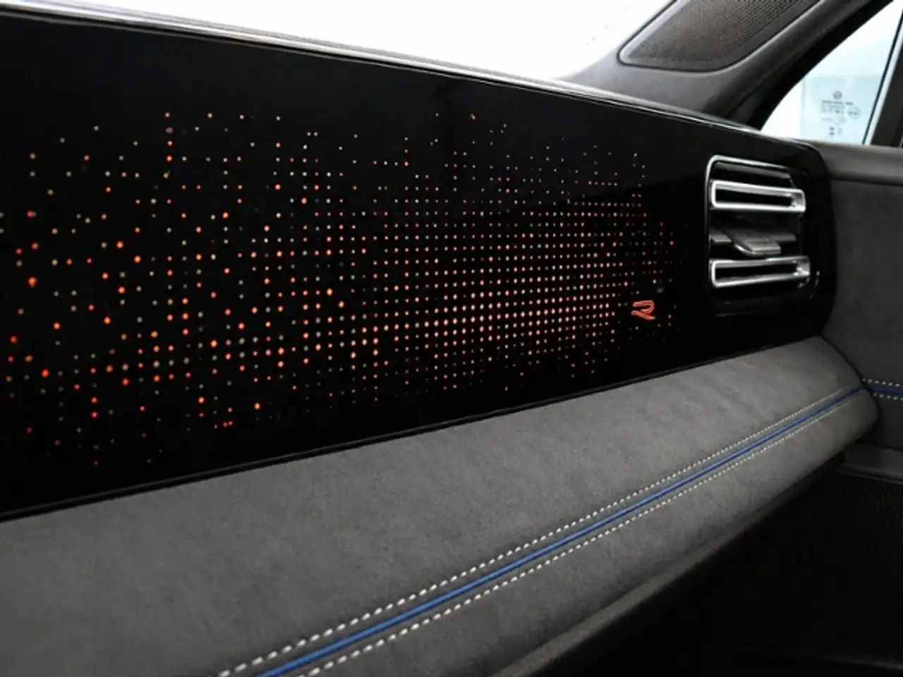 Volkswagen Tiguan 1.5 eTSI R-Line DSG AHK NAVI IQ.LIGHT 13