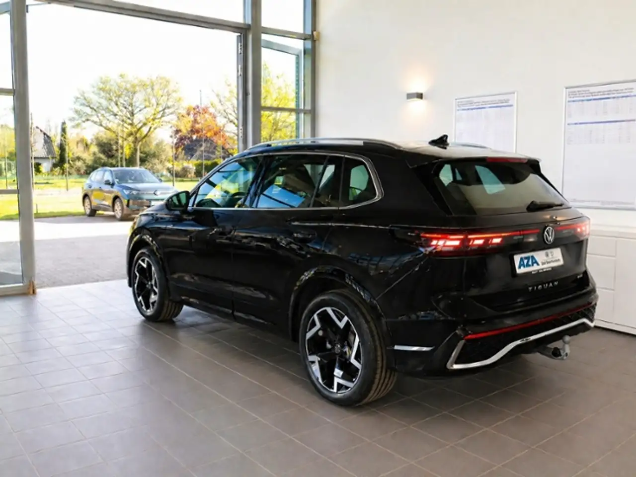 Volkswagen Tiguan 1.5 eTSI R-Line DSG AHK NAVI IQ.LIGHT 7