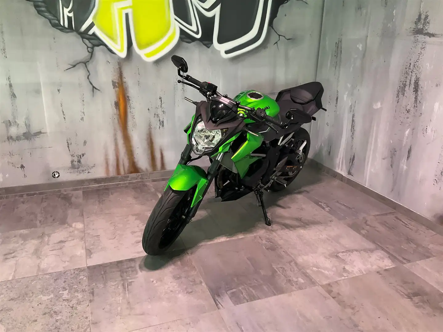 Kawasaki Z 125 Verde - 2