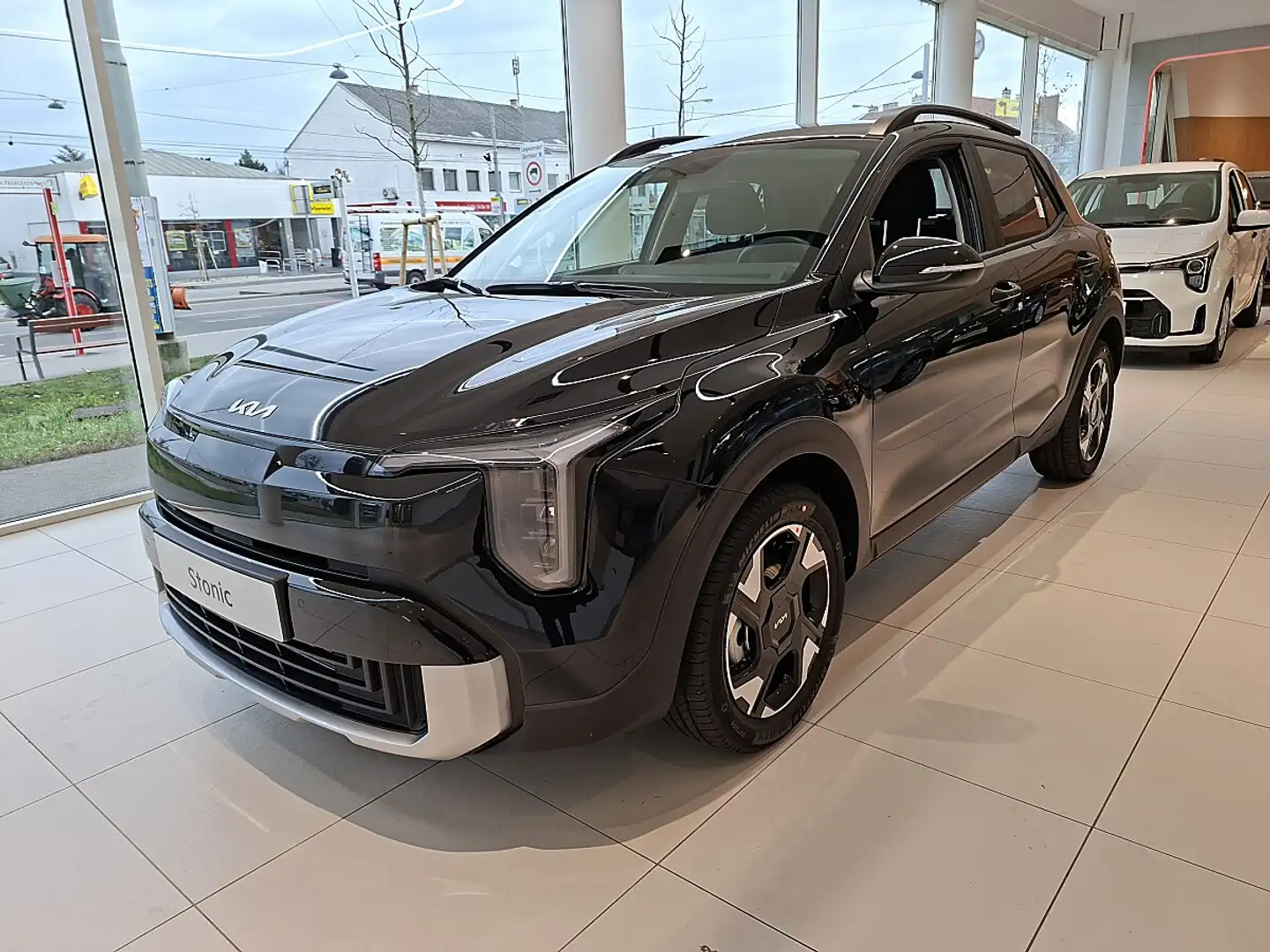 Kia Stonic 1,0 TGDI GPF ISG Silber/MT6/100/MY26 AUTO STAHL... Schwarz - 2