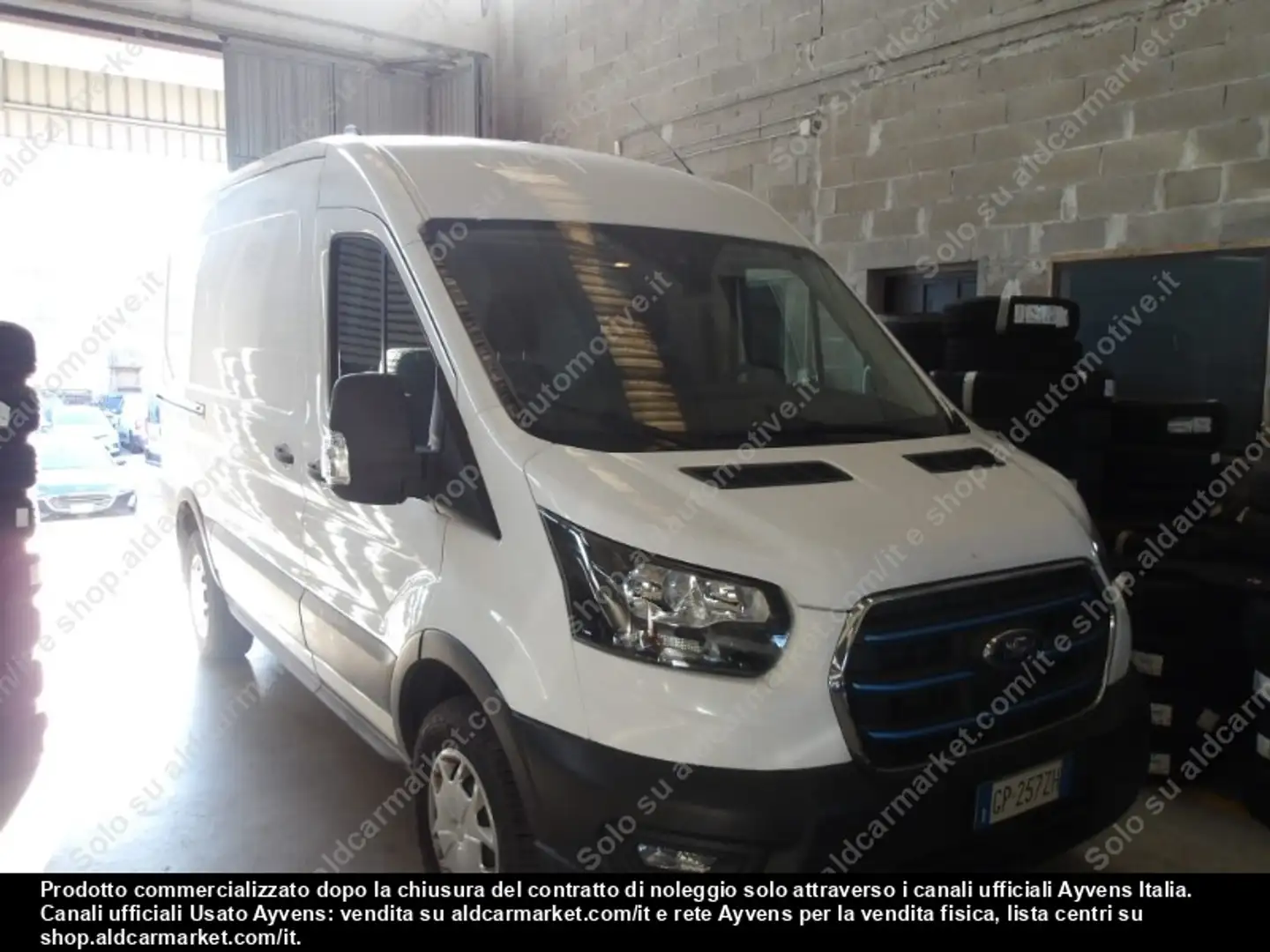 Ford e Transit V363 - e Transit 350 L2H2 68kWh 184cv tr Blanc - 1