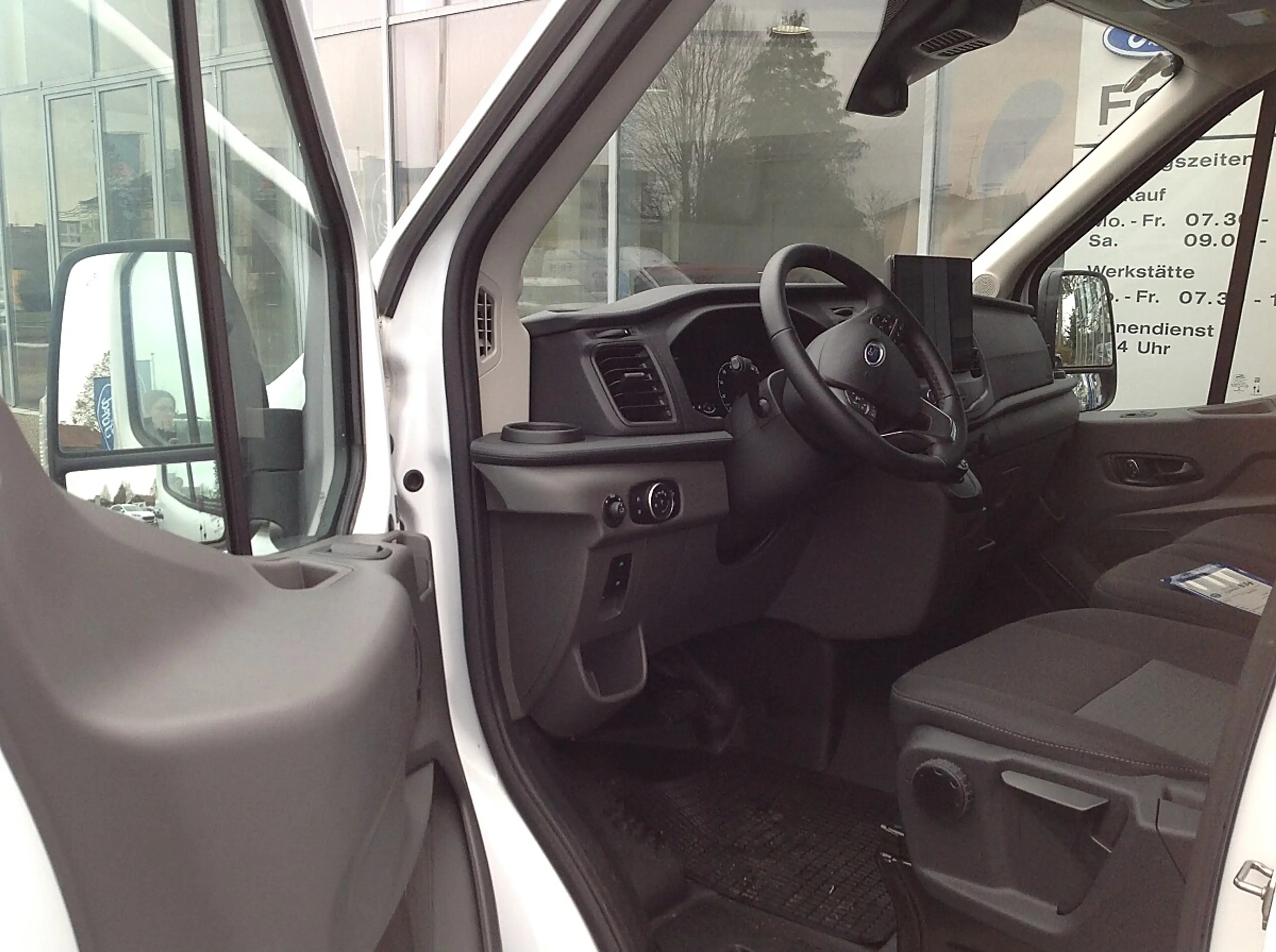 Ford E-Transit E-Transit Kasten 67kWh/135kW L2H2 390 Trend — photo 12
