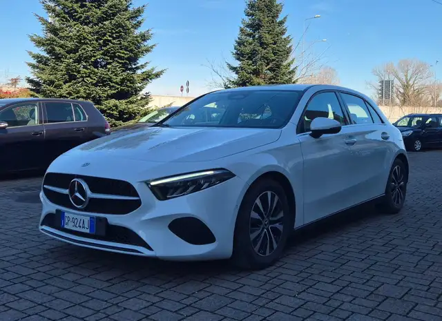 Mercedes-Benz 180 A  d Automatic 4p. Executive