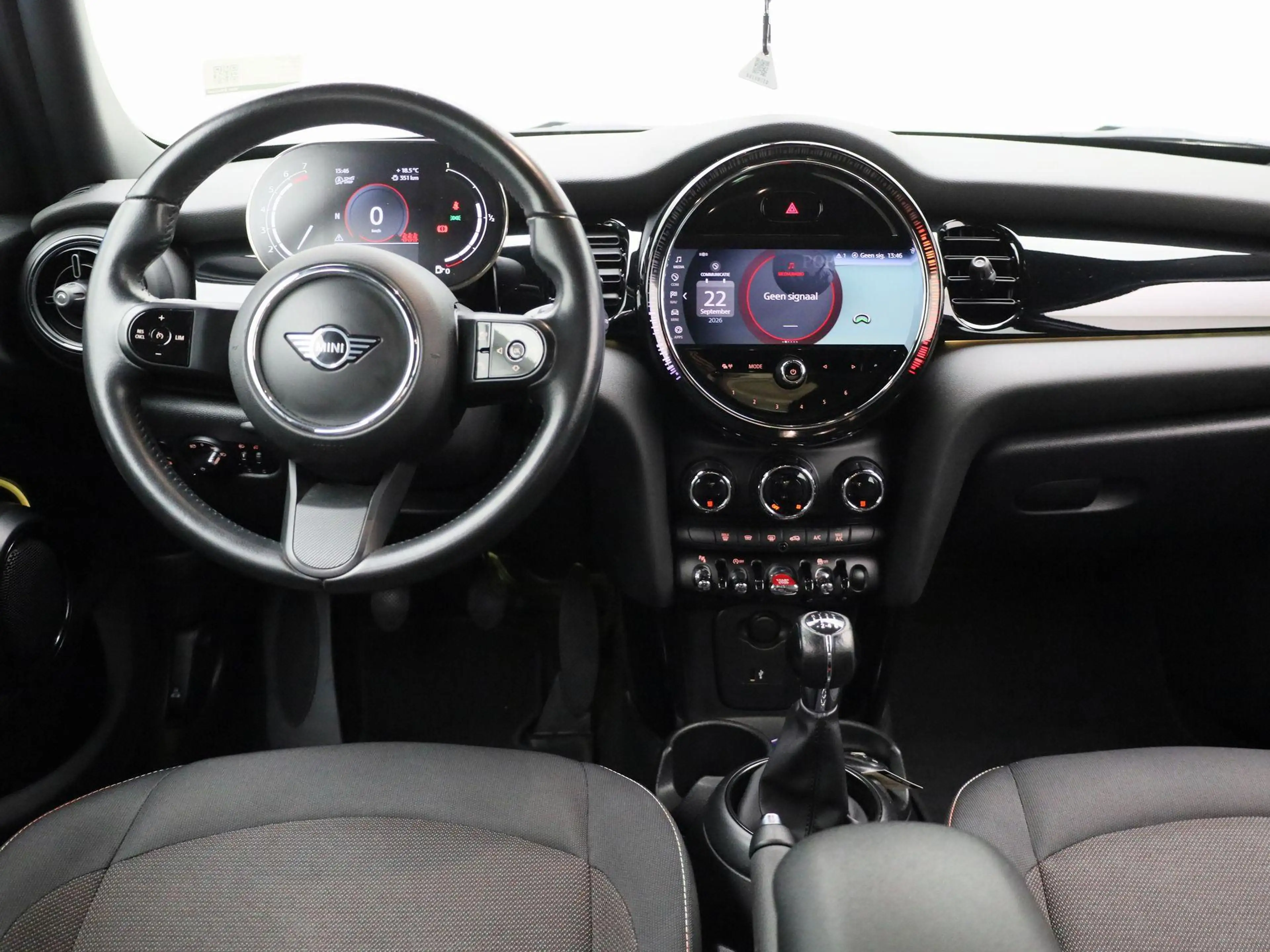 MINI One Mini 5 door NAVI | ECC | PDC — photo 7