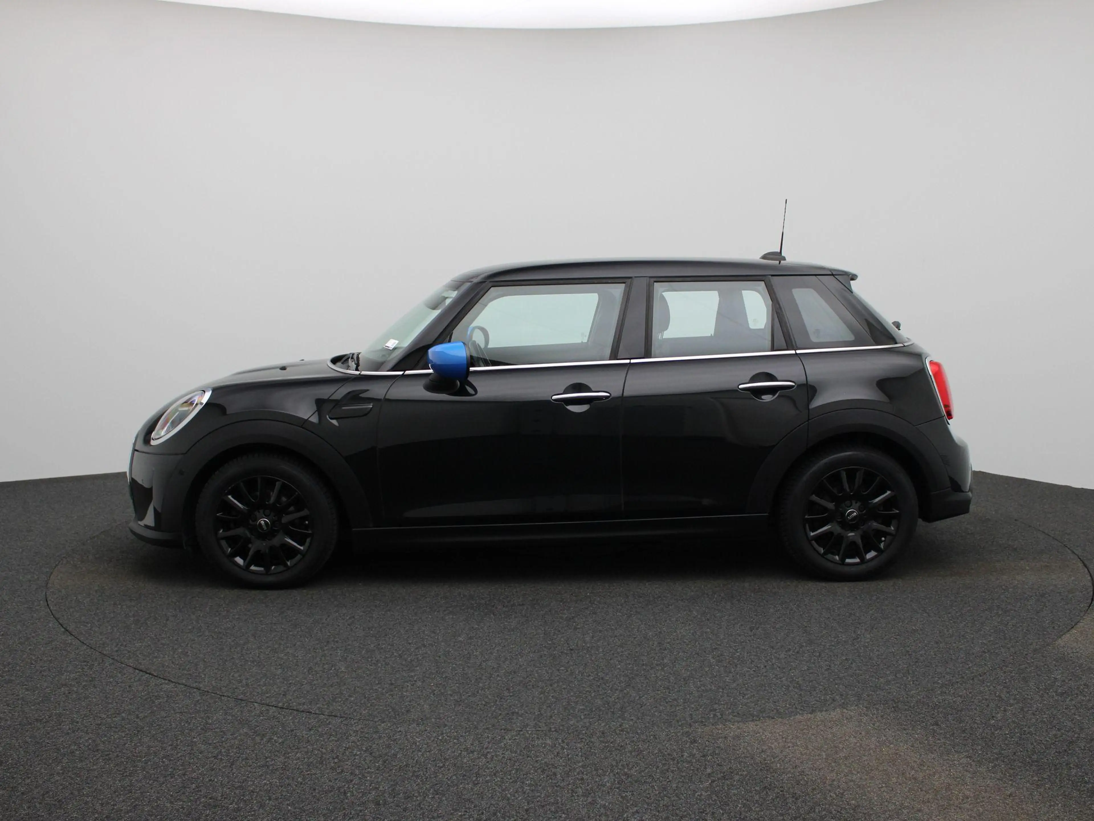 MINI One Mini 5 door NAVI | ECC | PDC — photo 4