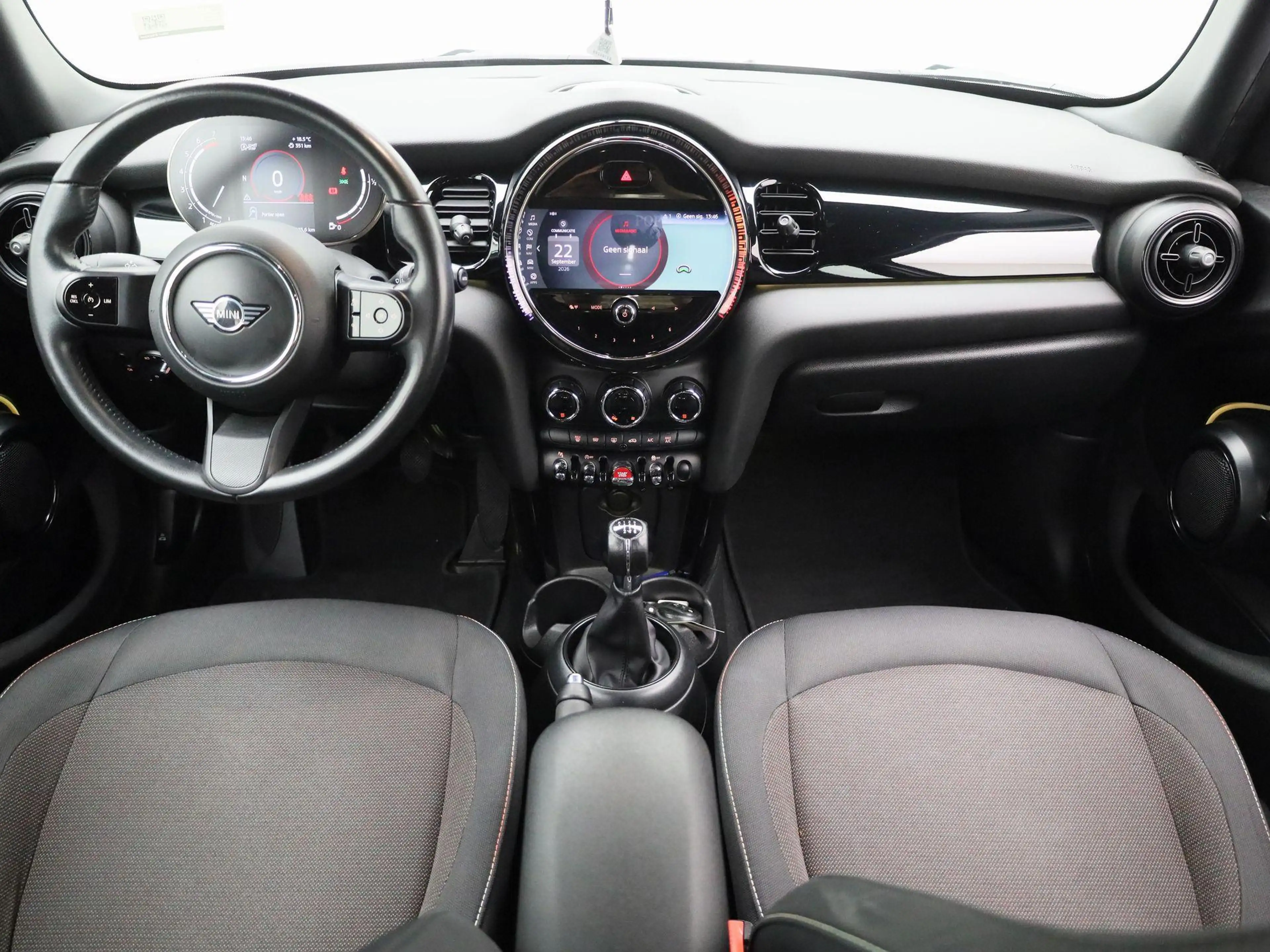MINI One Mini 5 door NAVI | ECC | PDC — photo 8