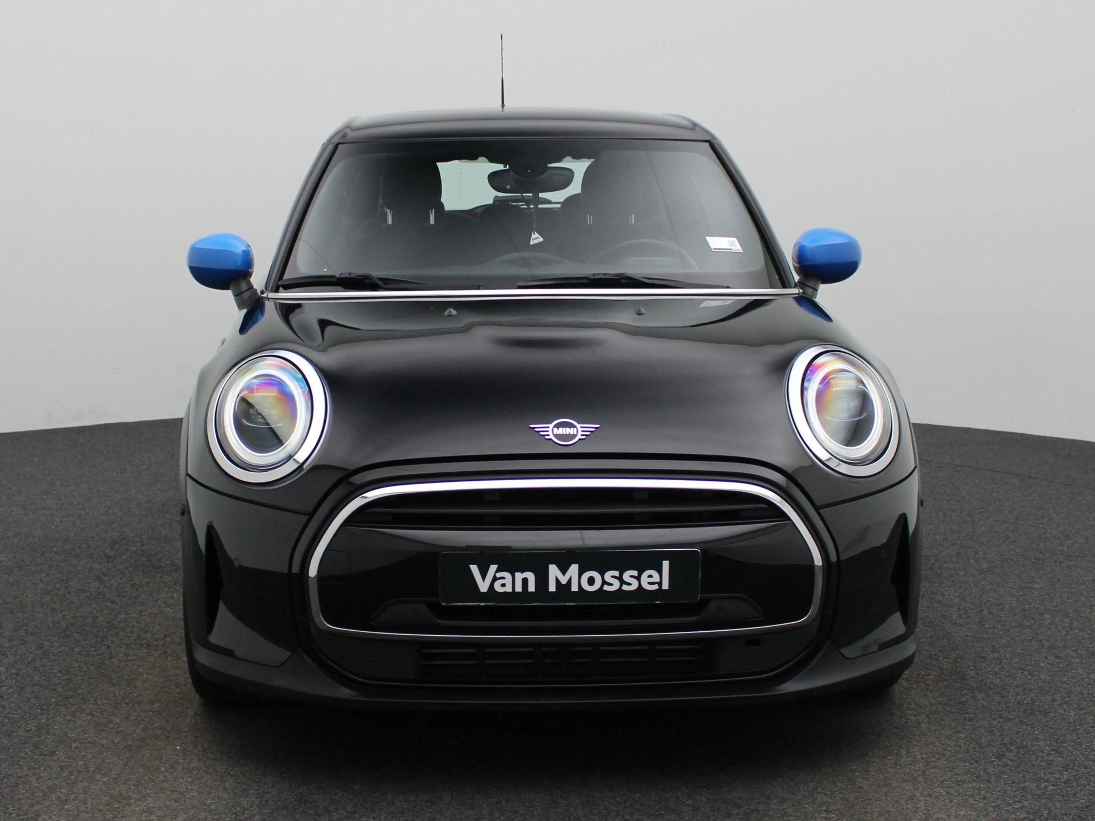 MINI One Mini 5 door NAVI | ECC | PDC — photo 3