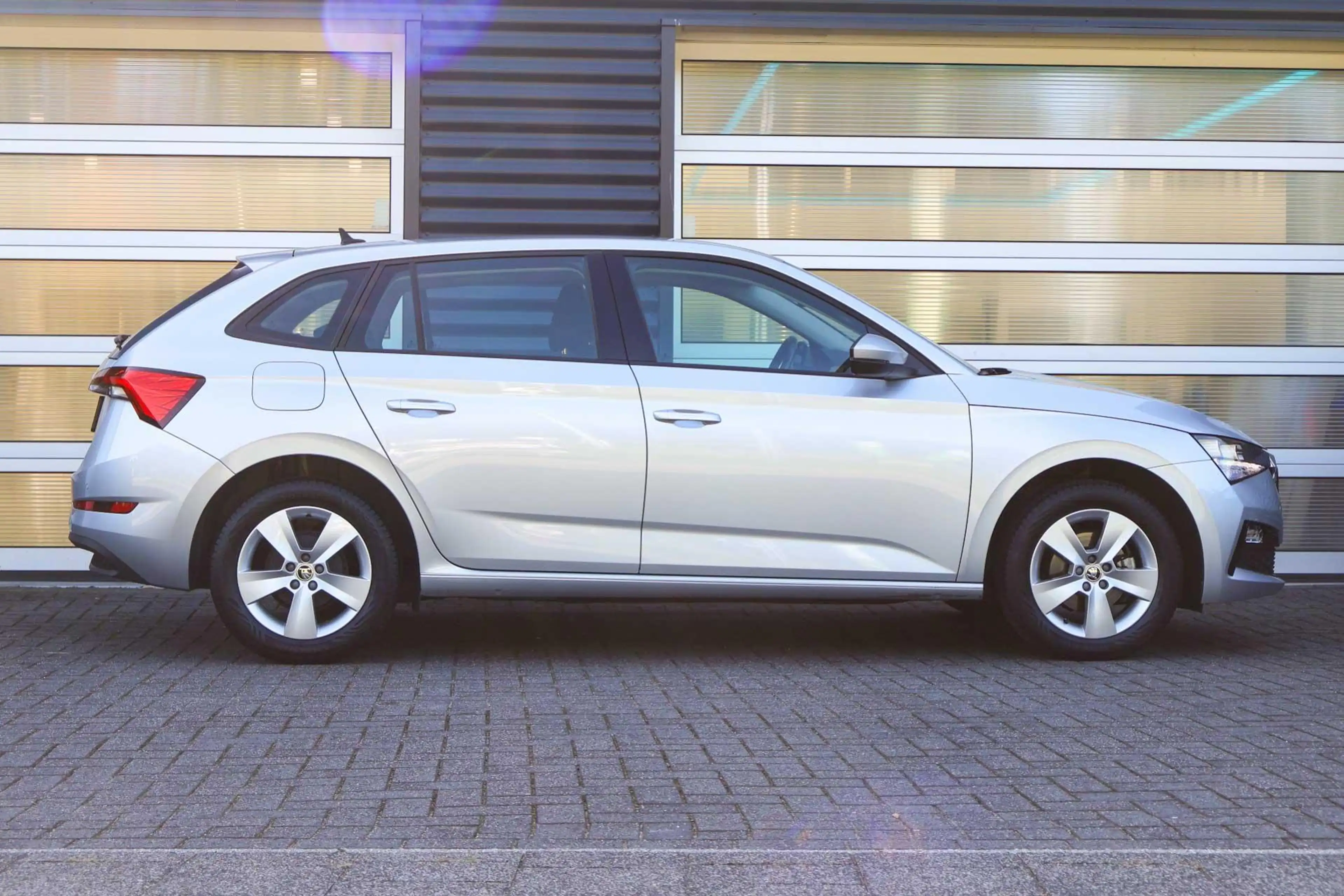 Skoda Scala 1.0 TSI 110pk Ambition | Navigatie | Parkeersensor — photo 3