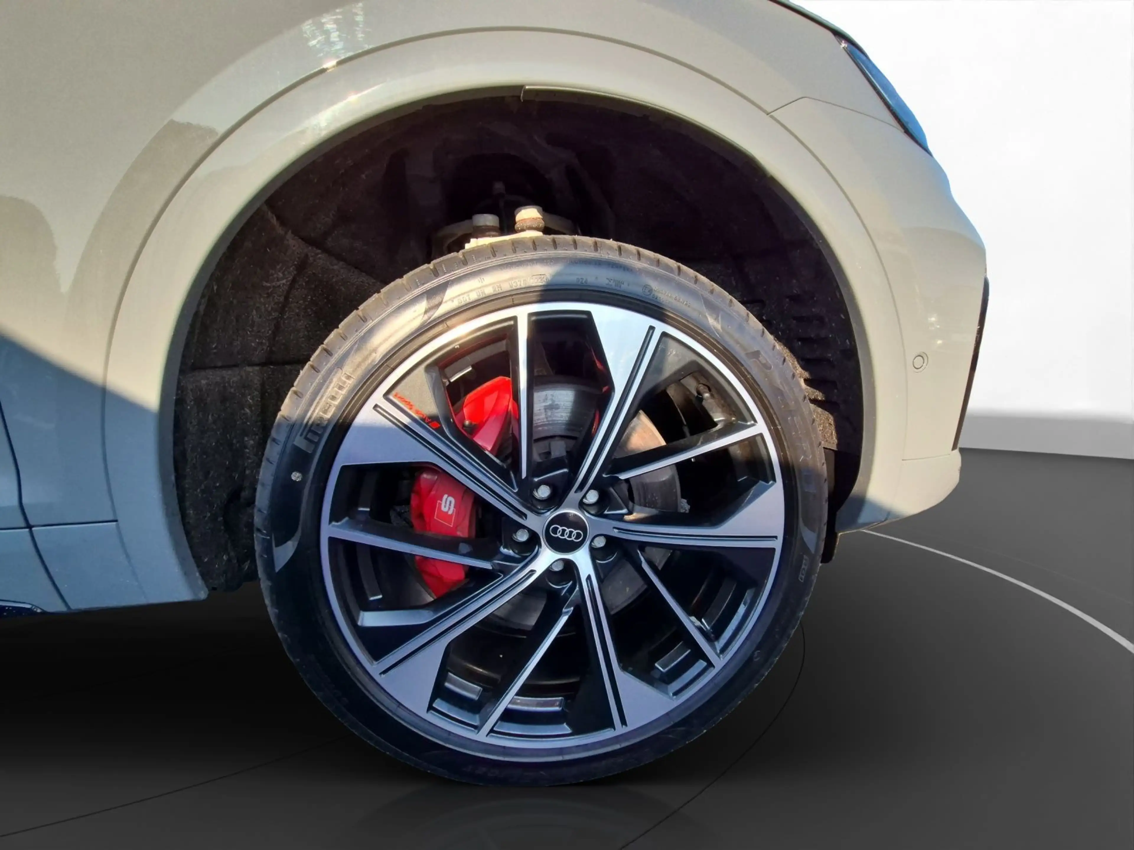 Audi SQ5 3.0 TDI DSG quattro AHK Matrix Pano Bang&Olu — photo 12