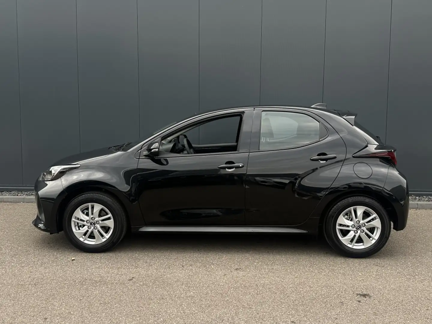 Mazda 2 Hybrid 1.5 Centre-line Zwart - 2