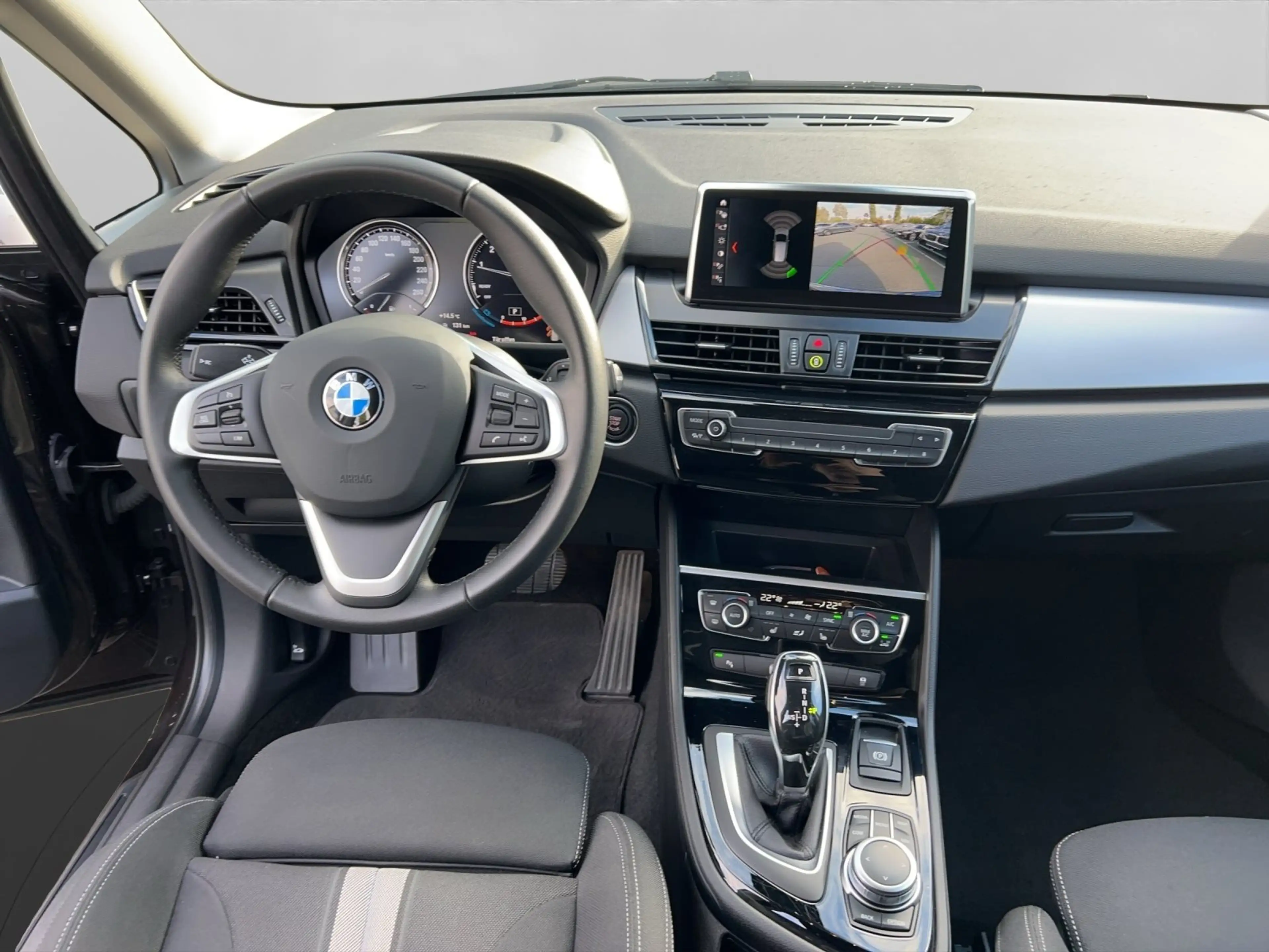 BMW 220 i Gran Tourer Advantage 3. Sitzreihe LED RFK Navi — photo 9