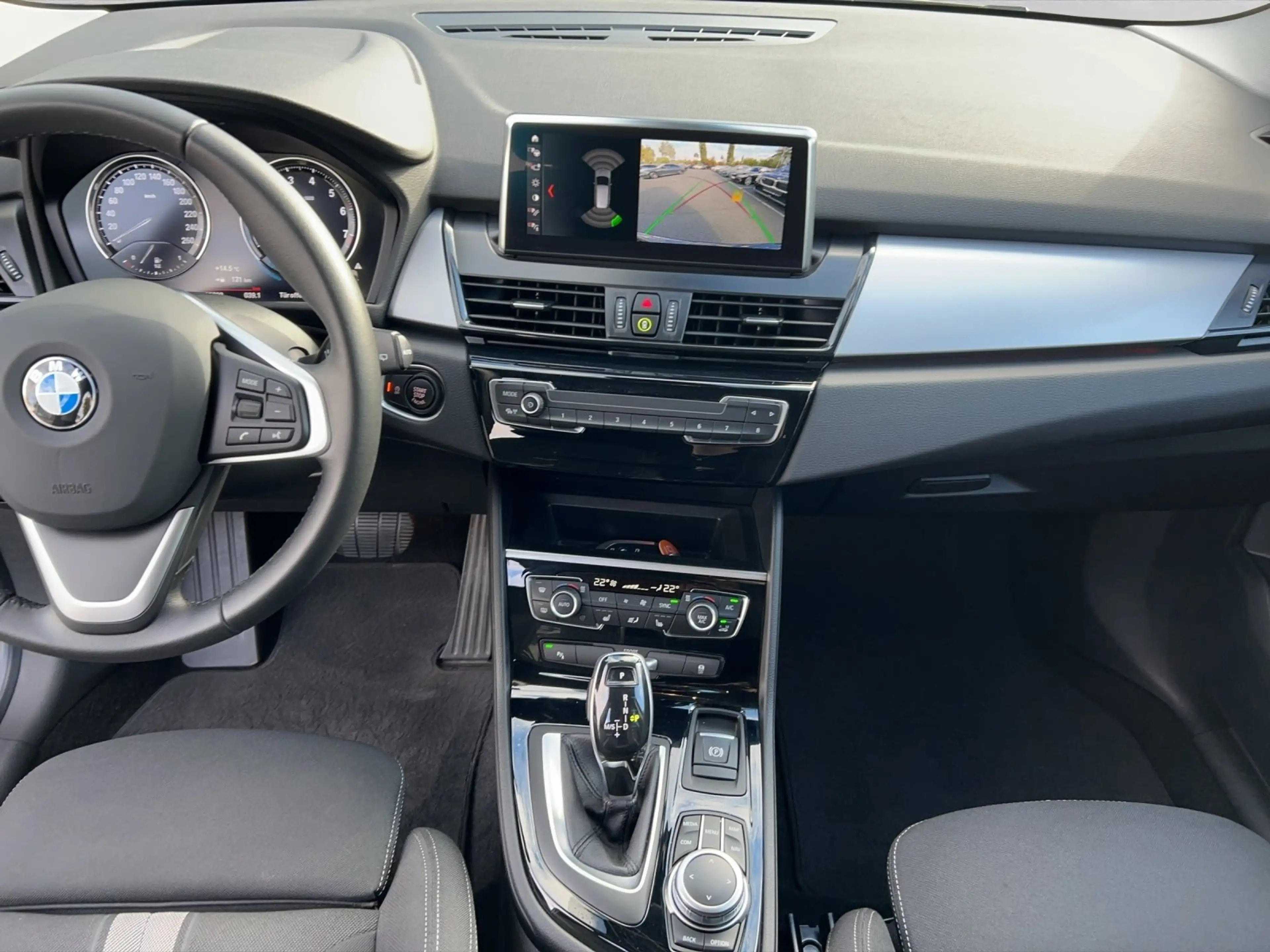 BMW 220 i Gran Tourer Advantage 3. Sitzreihe LED RFK Navi — photo 11
