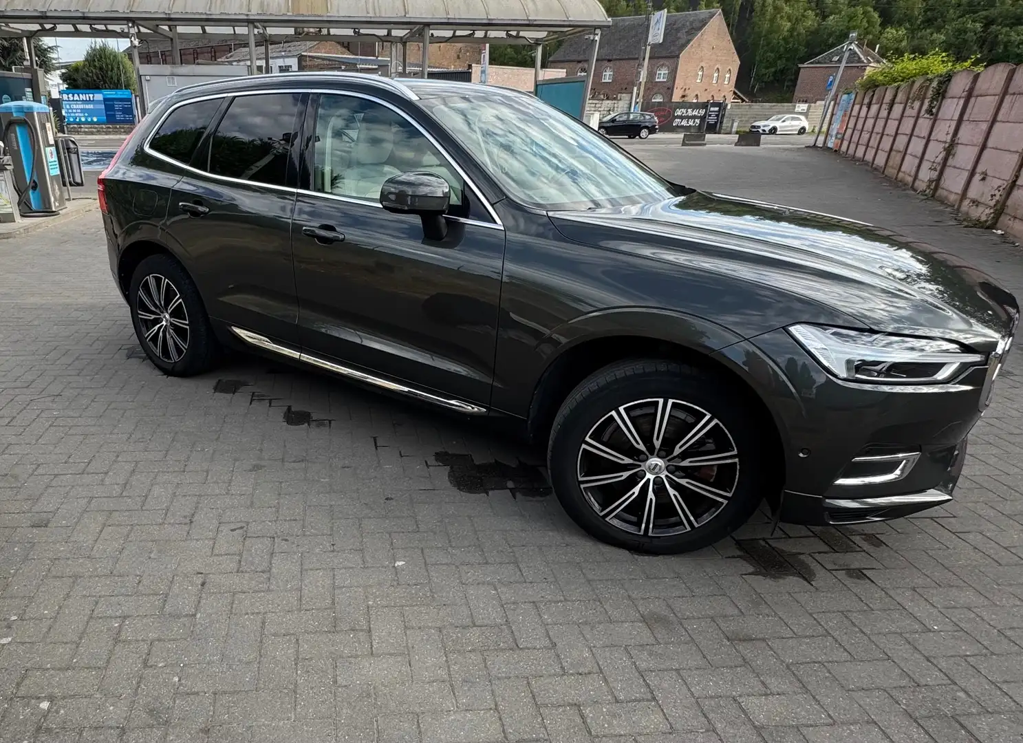 Volvo XC60 XC60 2.0 D4 Momentum Pro Geartronic AdBlue - 1