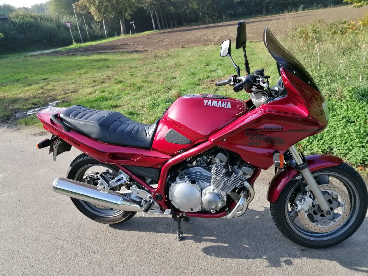 Yamaha XJ 900 Diversion Piros - 1
