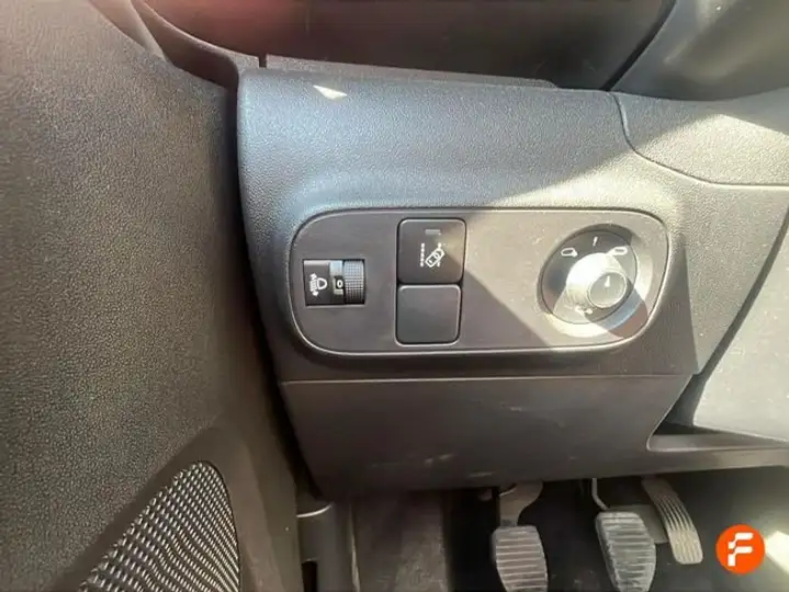 Citroën C3 1.2 PureTech Shine 2018, foto 22