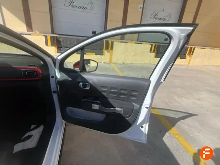 Citroën C3 1.2 PureTech Shine 2018, foto 19