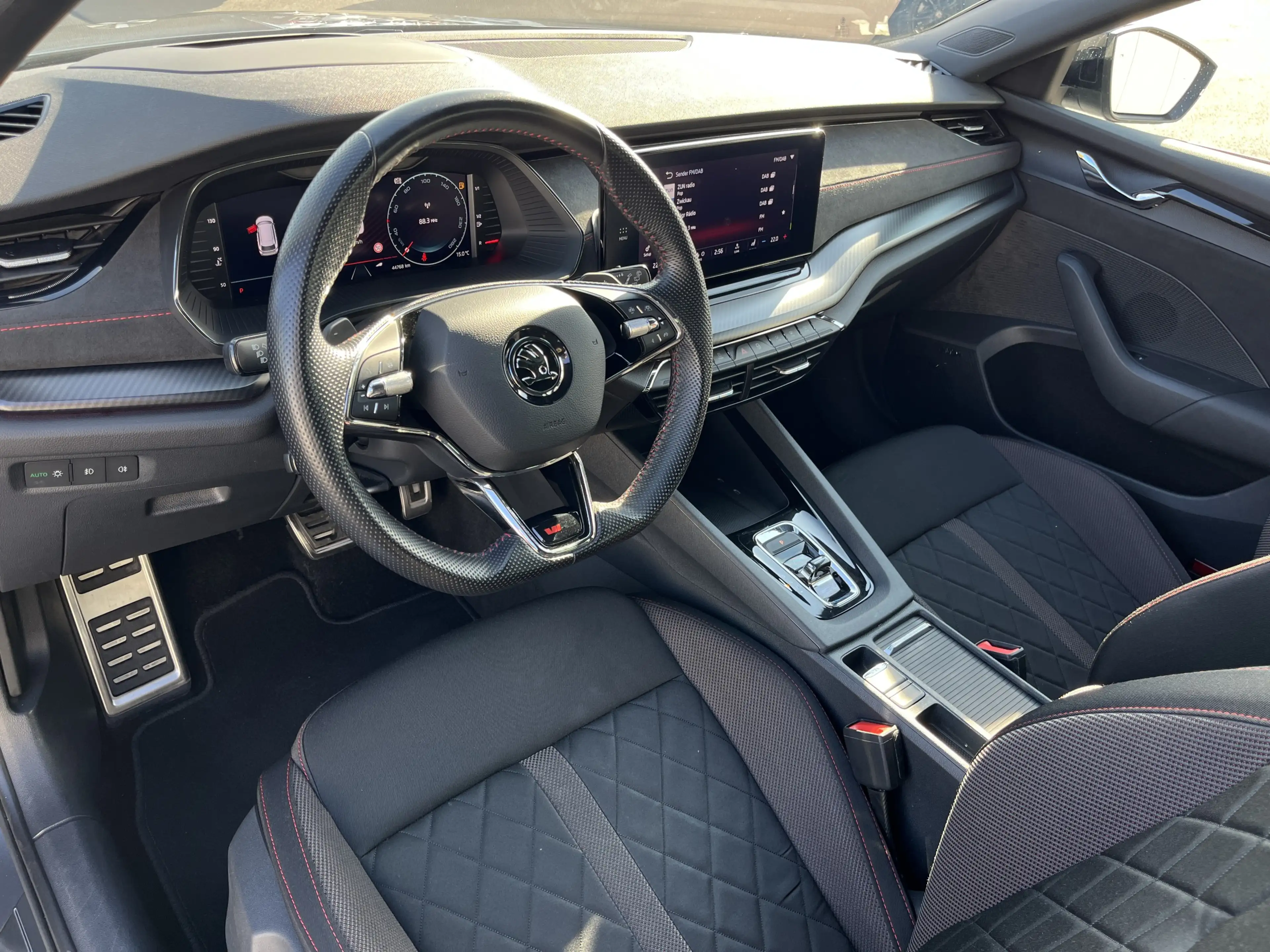 Skoda Octavia Combi 2.0 TDI DSG RS AHK HeadUp Navi ACC RFK 4xSHZ — photo 14