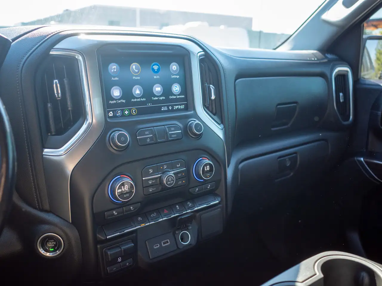 Chevrolet Silverado 1500 снимка Chevrolet Silverado 1500