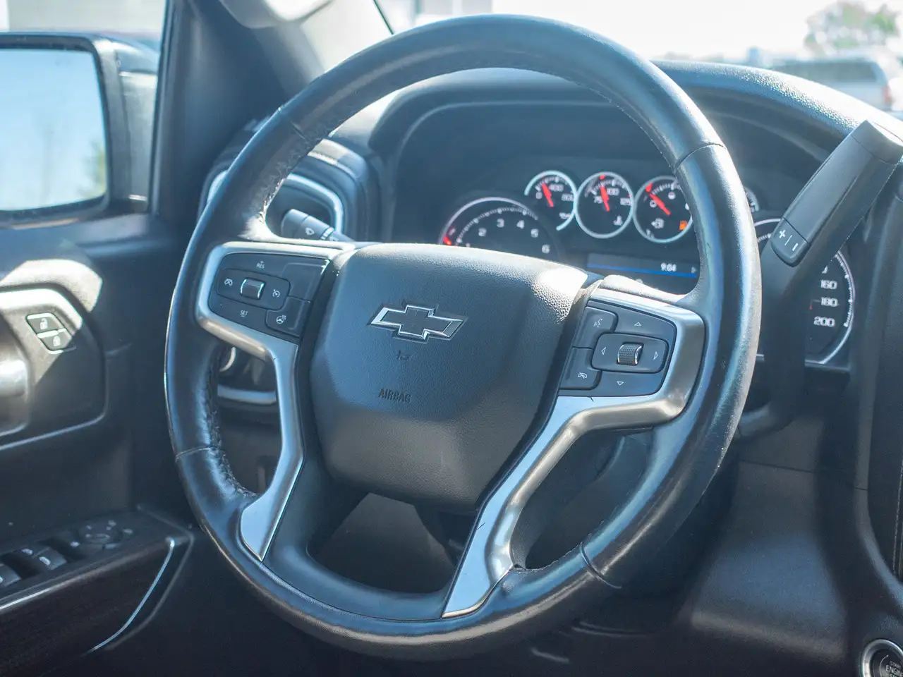Chevrolet Silverado 1500 снимка Chevrolet Silverado 1500