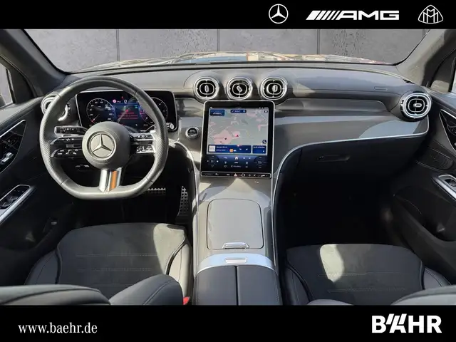 Mercedes-Benz GLC view 4