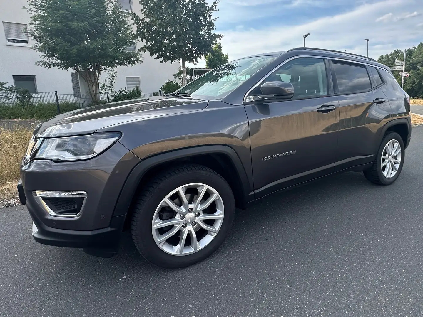Jeep Compass Compass 1.3 T-GDI I4 Automatik Limited Grau - 2