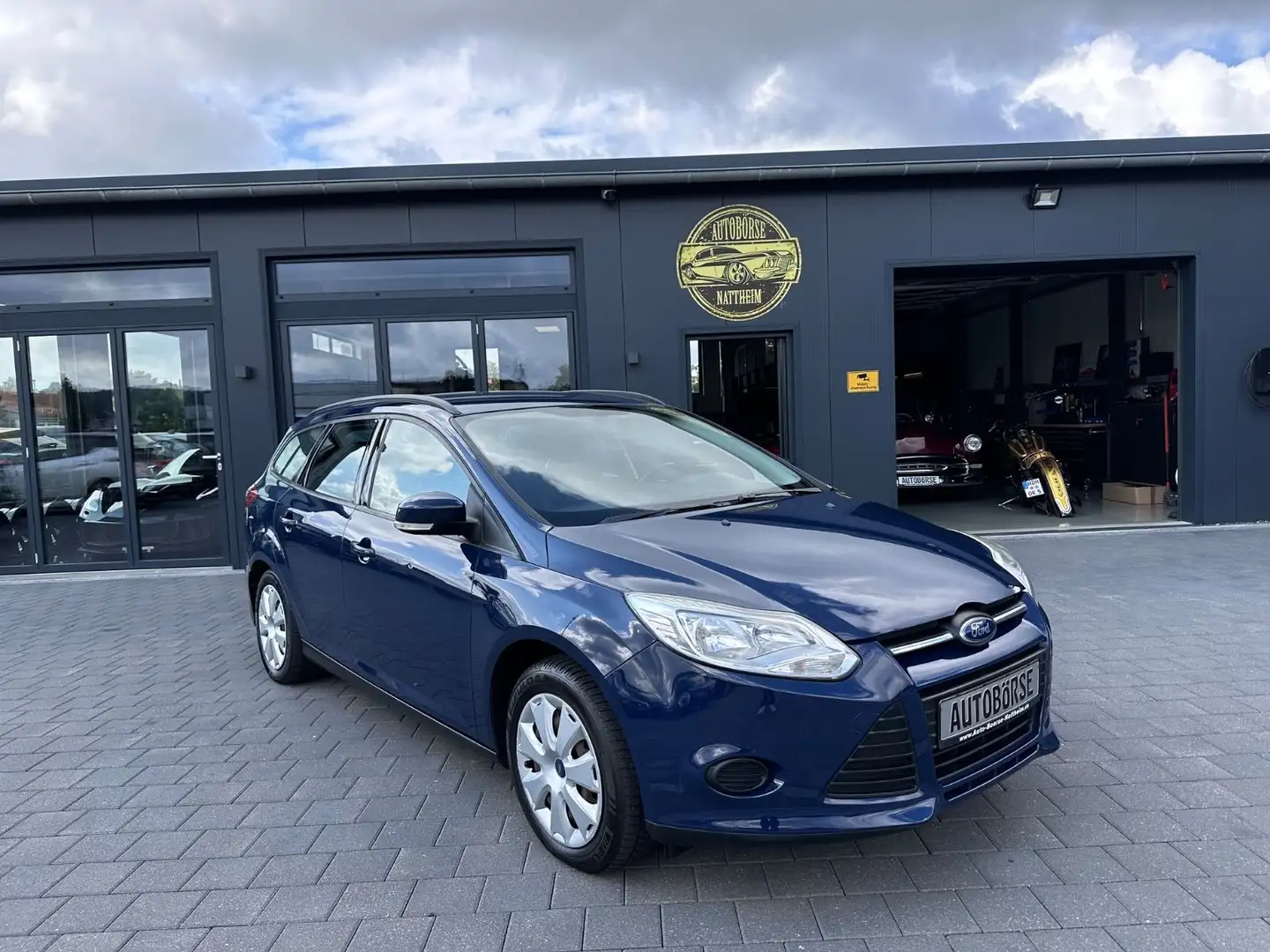 Ford Focus Turnier Trend Blauw - 1