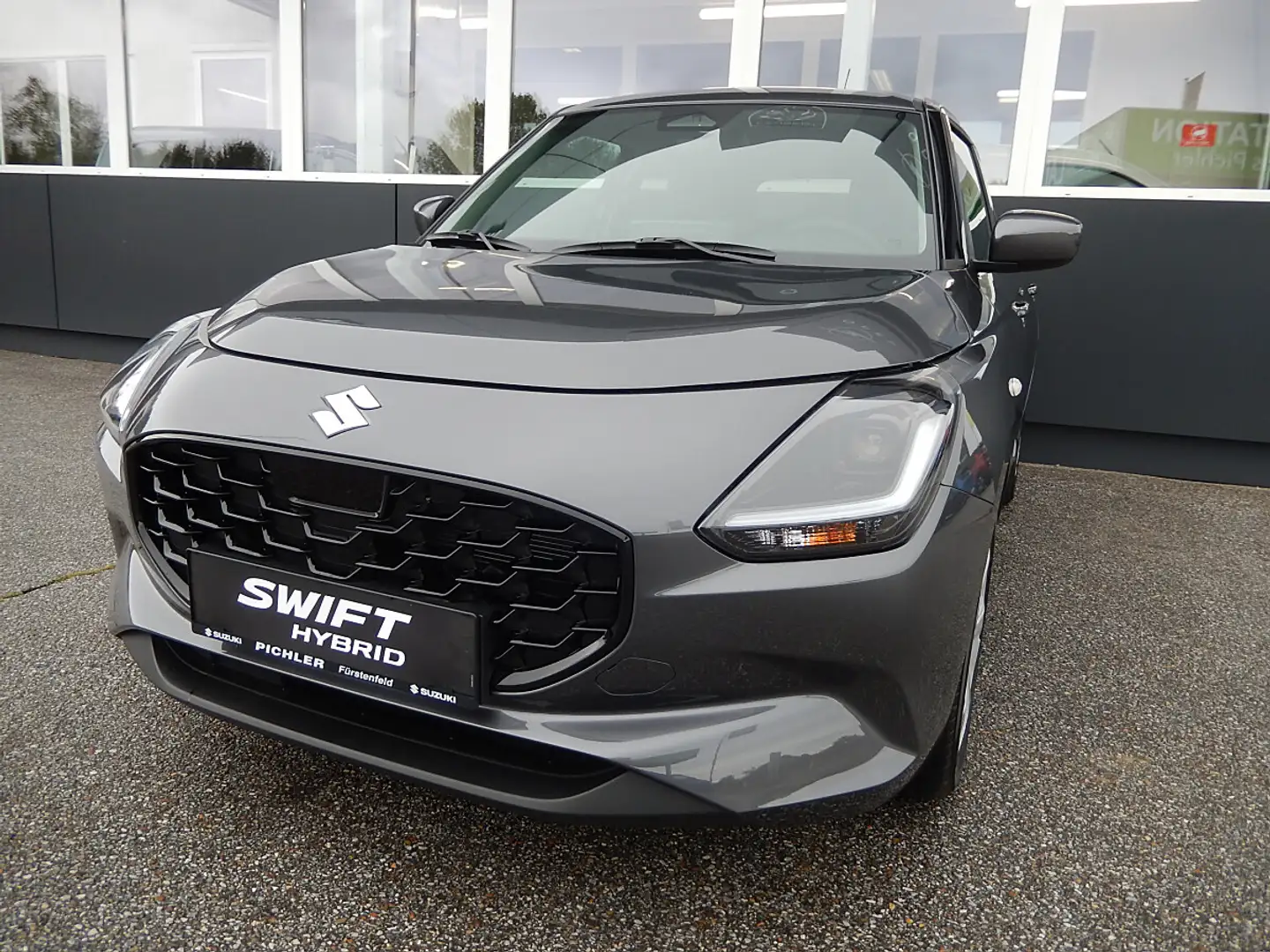 Suzuki Swift 1,2 Hybrid Shine Grau - 1