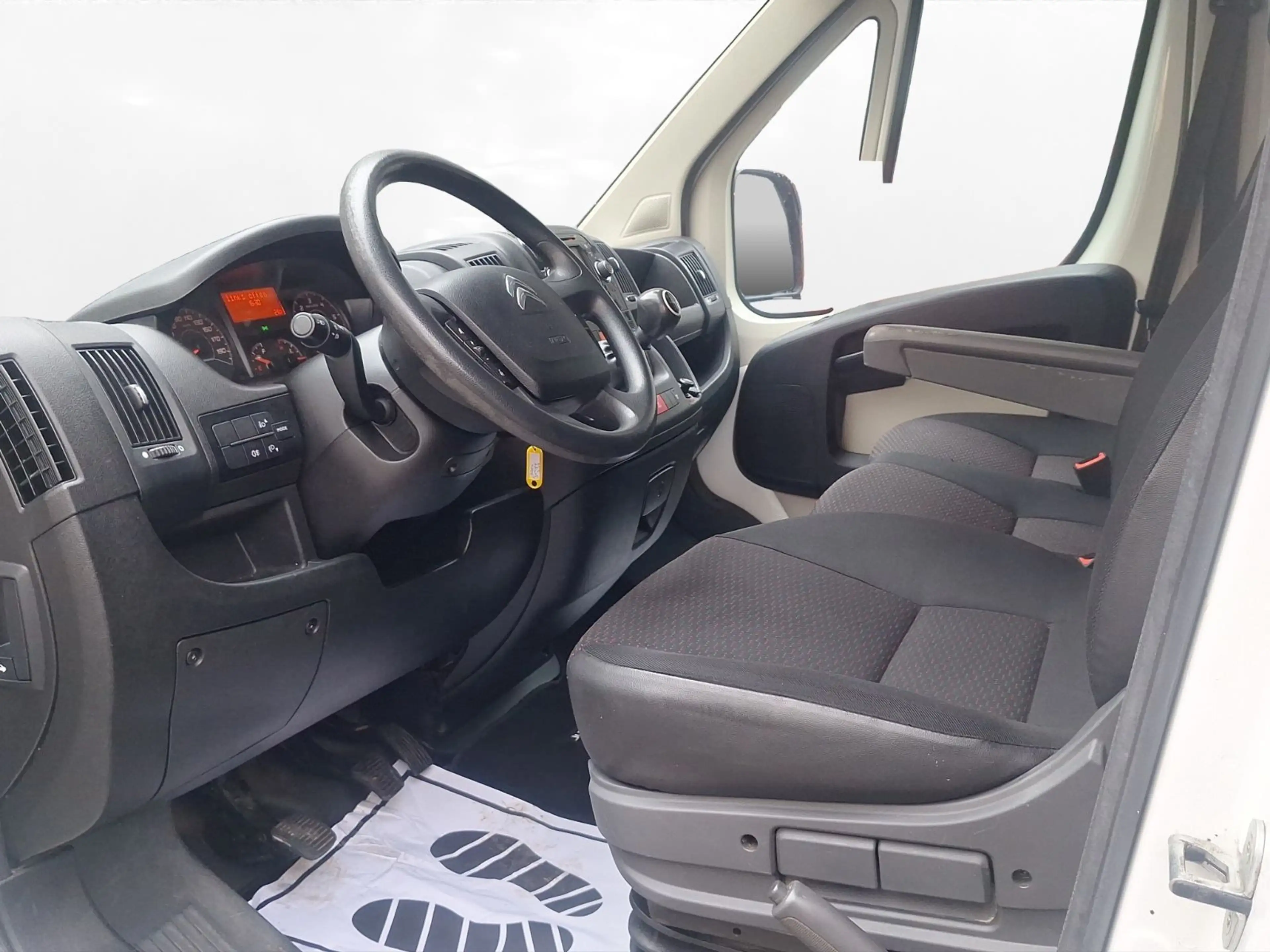 Citroen Jumper 30 L2H2 Profi BlueHDi 110 Klima — photo 12