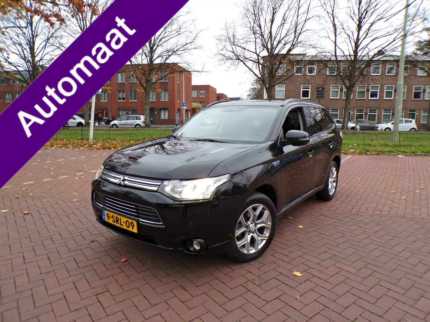 Mitsubishi Outlander 2.0 PHEV Instyle AUTOMAAT Schwarz - 1