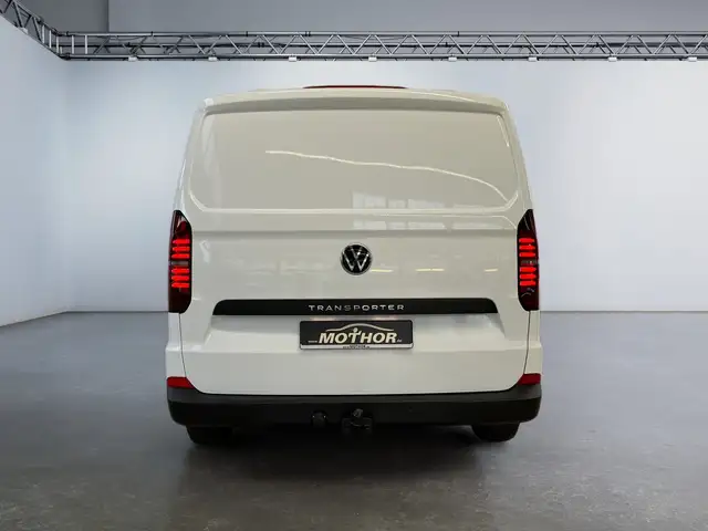 Volkswagen Transporter view 5
