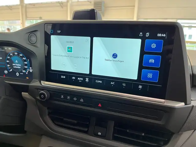 Volkswagen Transporter view 13